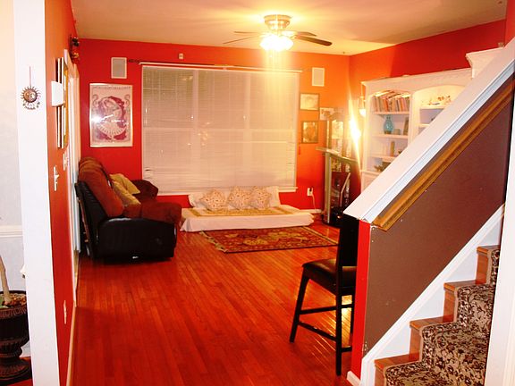 main room ( tv room )