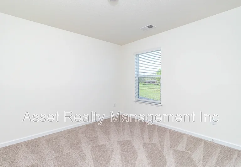 2063 Southwood Cir — Photo 40