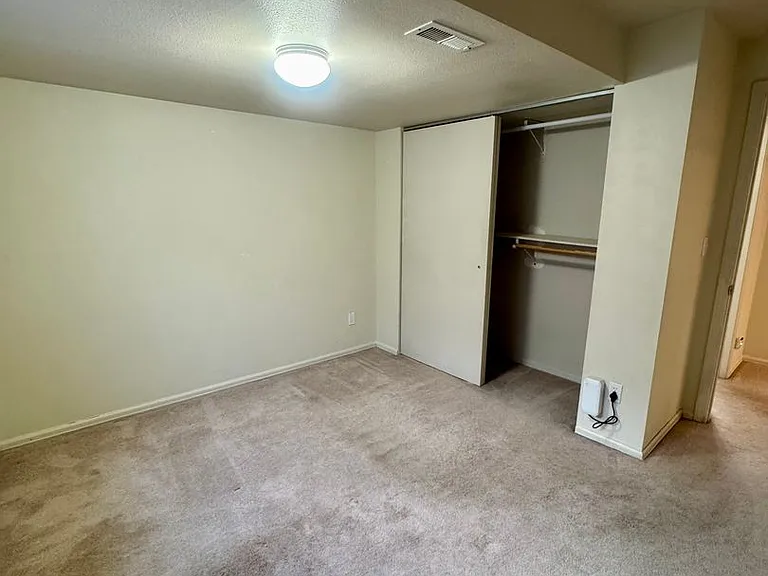 1125 Lindstrom Dr — Photo 14
