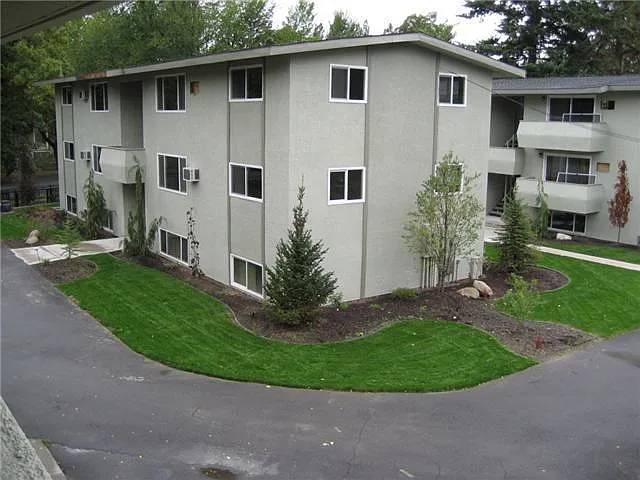 2411 S Grand Blvd #3 — Photo 2