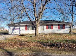 106 N Poplar St, Patoka, IL 62875