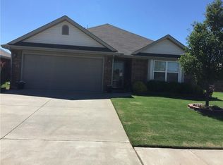 4712 Wagner Lake Dr, Yukon, OK 73099
