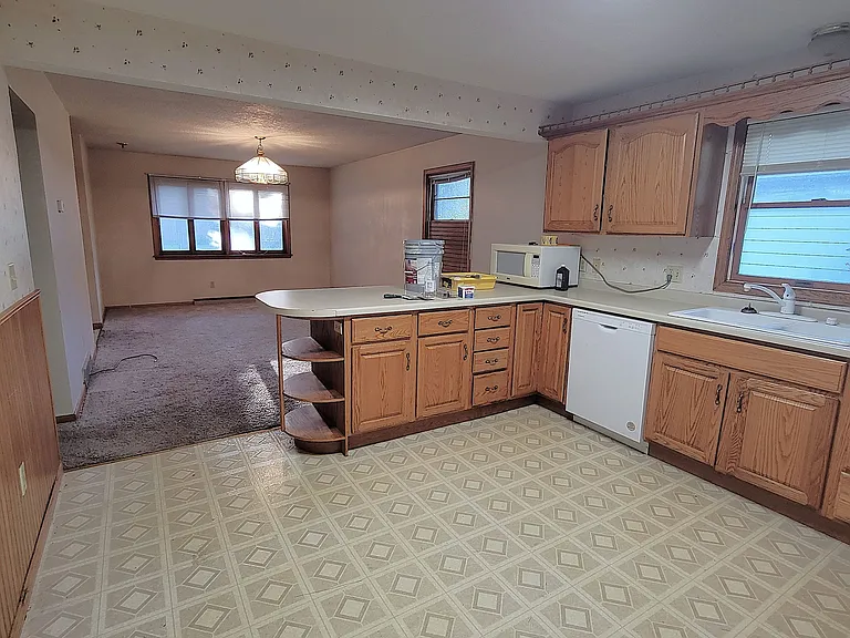 516 N 8th St — Photo 11