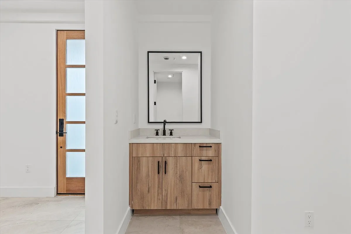 1 bed, $2,495 — Photo 4
