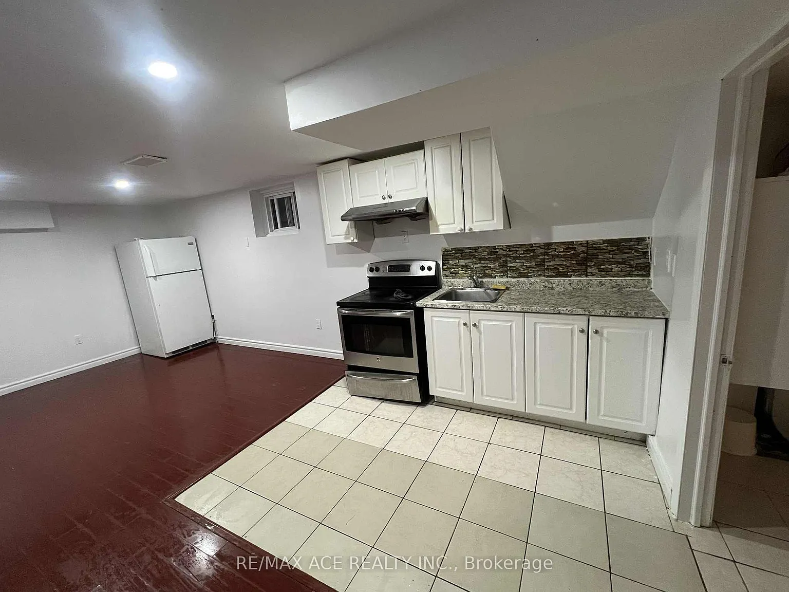 3 bed, $1,900 — Photo 4