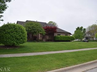 3201 Leafy Ln, Bloomington, IL