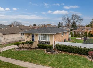 4820 W 106th St, Oak Lawn, IL 60453