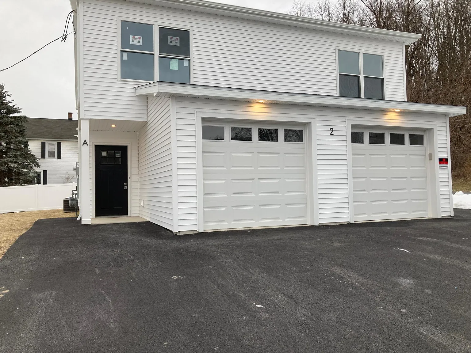 2 bed, 1.5 bath, 1255 sqft, $2,000 — Photo 2