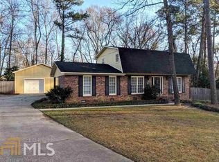 424 Forest Lake Dr, Warner Robins, GA 31093