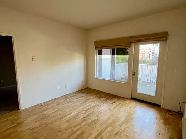 139 Marina Lakes Dr, Richmond, CA 94804