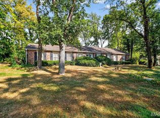 1140 Hillside Dr, Saint Louis, MO 63117