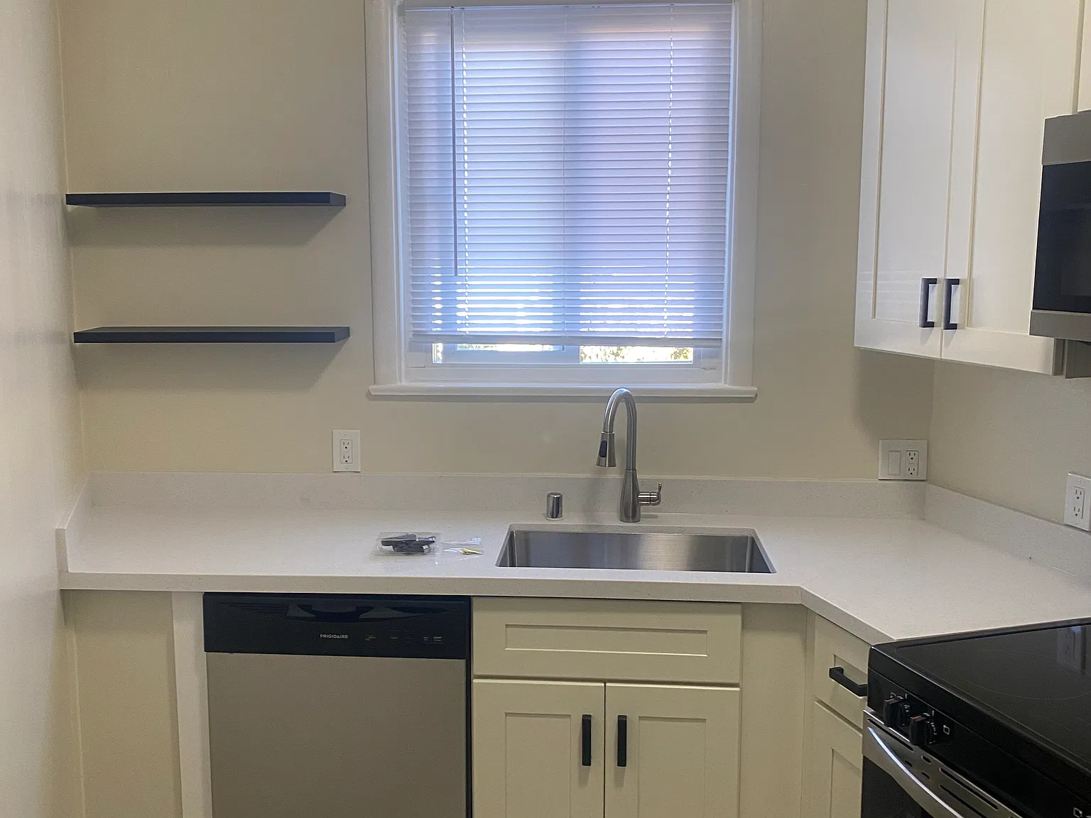 1 bed, $3,125 — Photo 4