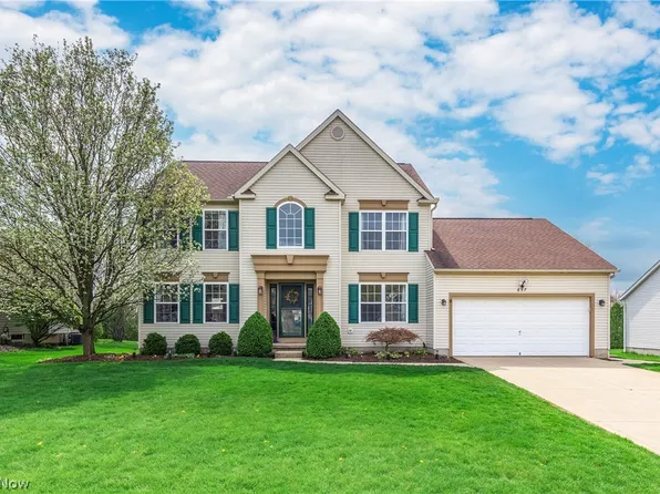 657 Ashbrook Dr, Wadsworth, OH 44281
