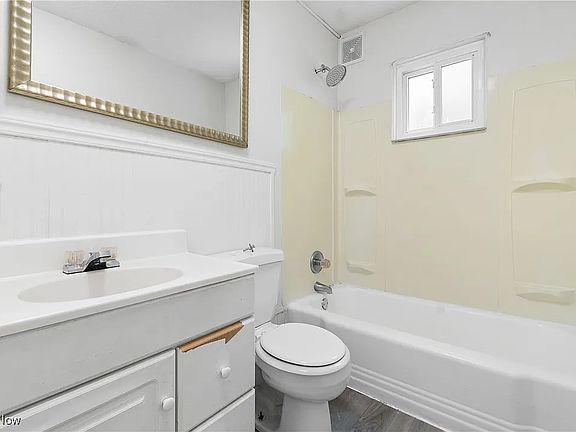 5th image of 1688 Tanglewood Dr