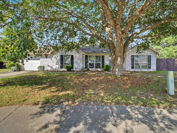 404 Clairemore Cir, Fort Stewart, GA 31313