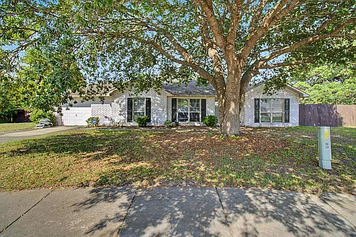 404 Clairemore Cir Photo 1