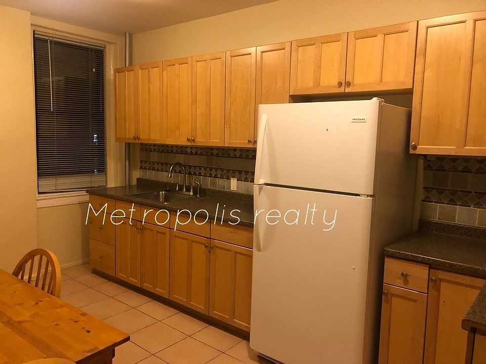 1st image of 2406 29th St APT 1