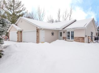2216 Cattail Way, Hudson, WI 54016