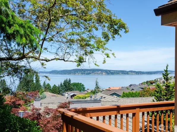 106 Chinook Lane, Steilacoom, WA 98388