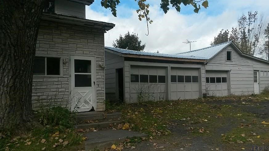 2nd image of 230 Sagendorf Corners Rd