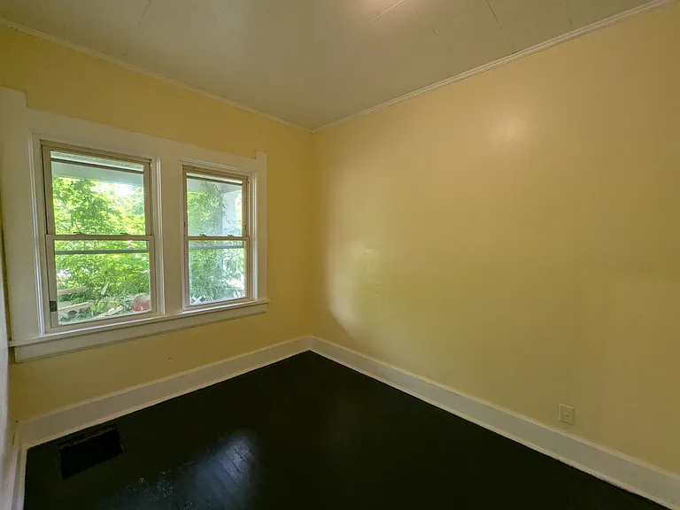 1304 W Ring St #1 — Photo 10