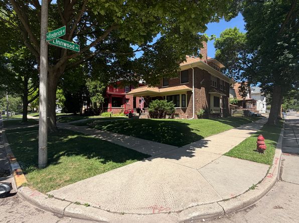 2110 E Linnwood Ave #3