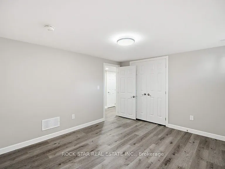 43 Maitland St #LOWER — Photo 17