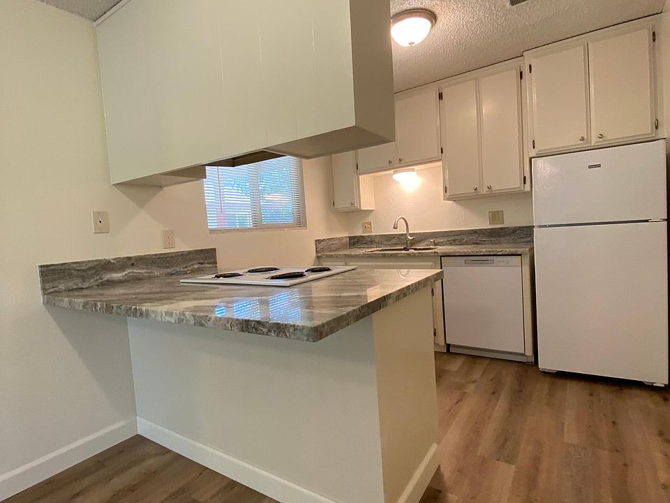 Kitchen with room for counter stools at bar area