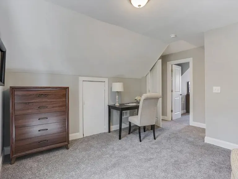 2561 Sylvan Rd — Photo 8