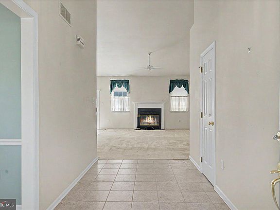 3rd image of 101 Bell Ct