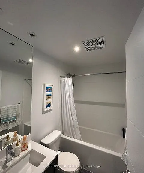 525 Adelaide St W #LPH27 — Photo 22