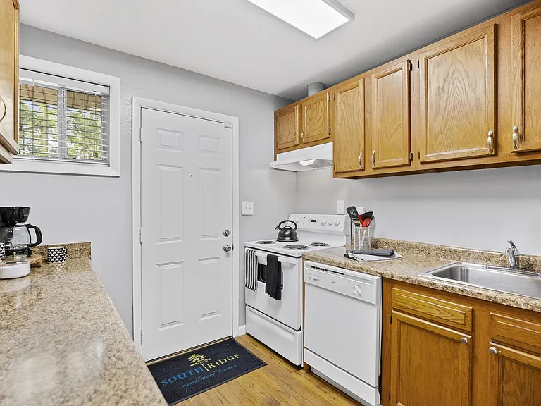 South Ridge — Photo 14
