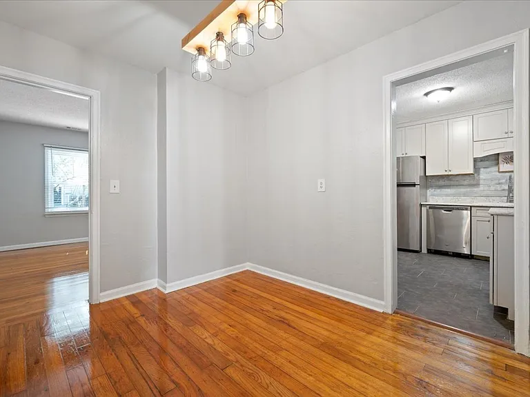 1702 E 41st St — Photo 13