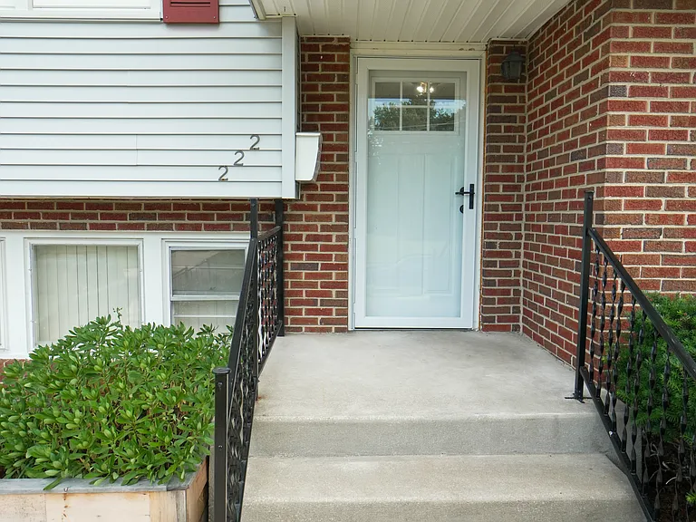 222 Belle Arbor Dr — Photo 3