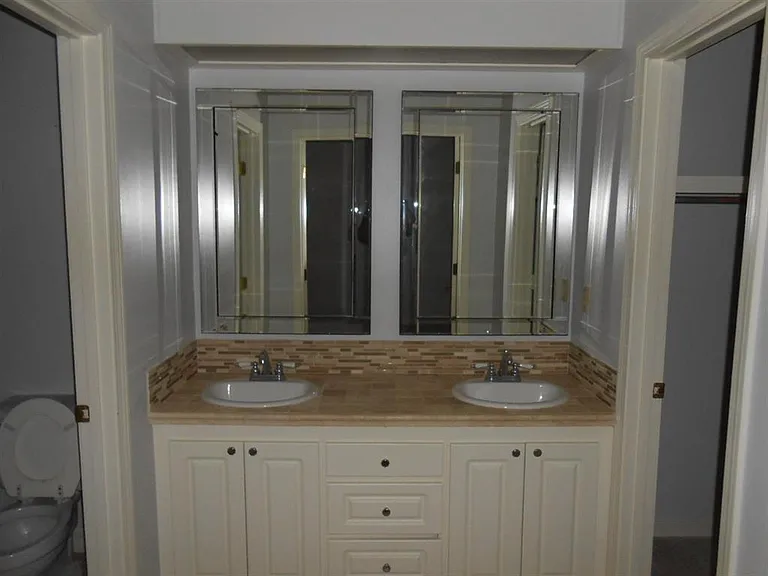342 Wicklow Cir — Photo 8