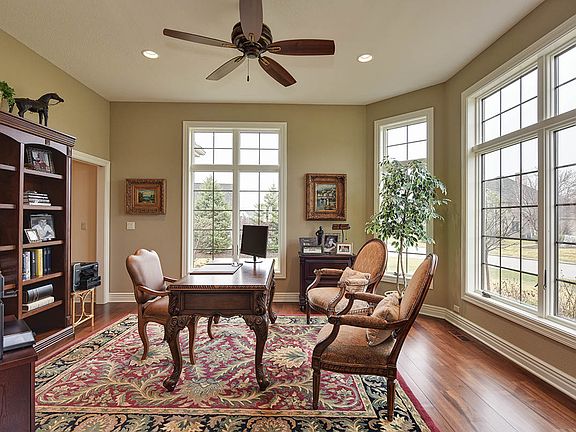 4th image of 406 N Thornbush Cir