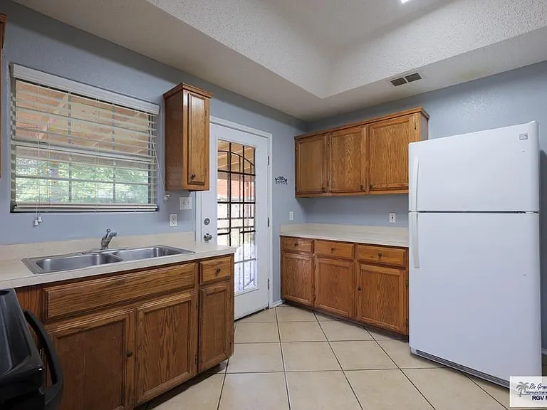 2804 Vienna St — Photo 6