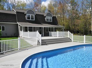 623 Lavender Ln, Canadensis, PA 18325