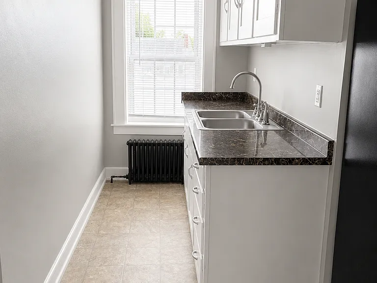 67 Stark St — Photo 3