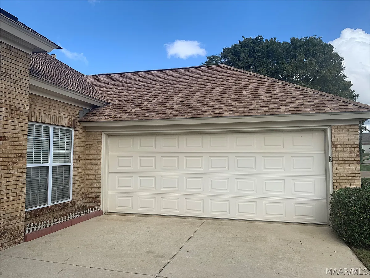 Building Photo - 615 Castlebrook Dr