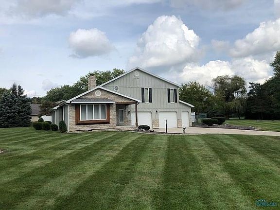 2nd image of 410 Oakwood Ct