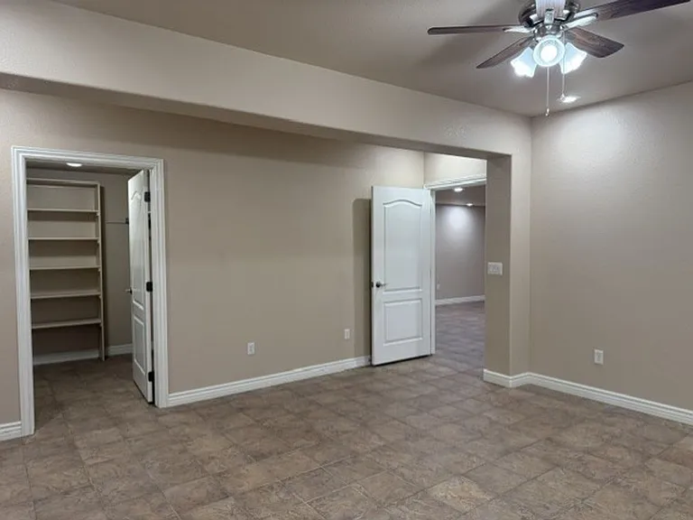 400 Sterling Dr — Photo 26