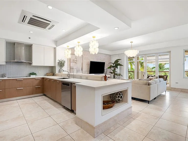 500 Plantation Village Dr #3-208 — Photo 10