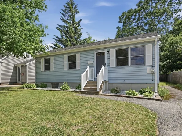 29 Rosella St, Springfield, MA 01118