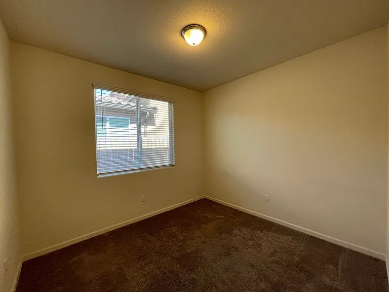 214 Fowler Ct — Photo 8