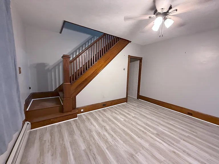 233 Carbon St — Photo 6
