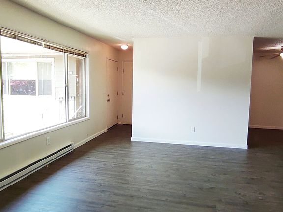 2nd image of 2400-2436 SE Taylor St #2422