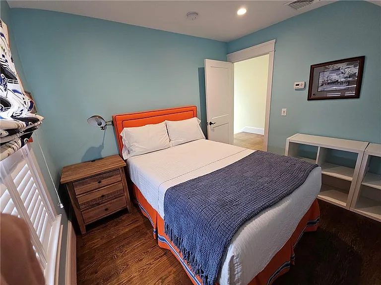 209 Coggeshall Ave — Photo 37