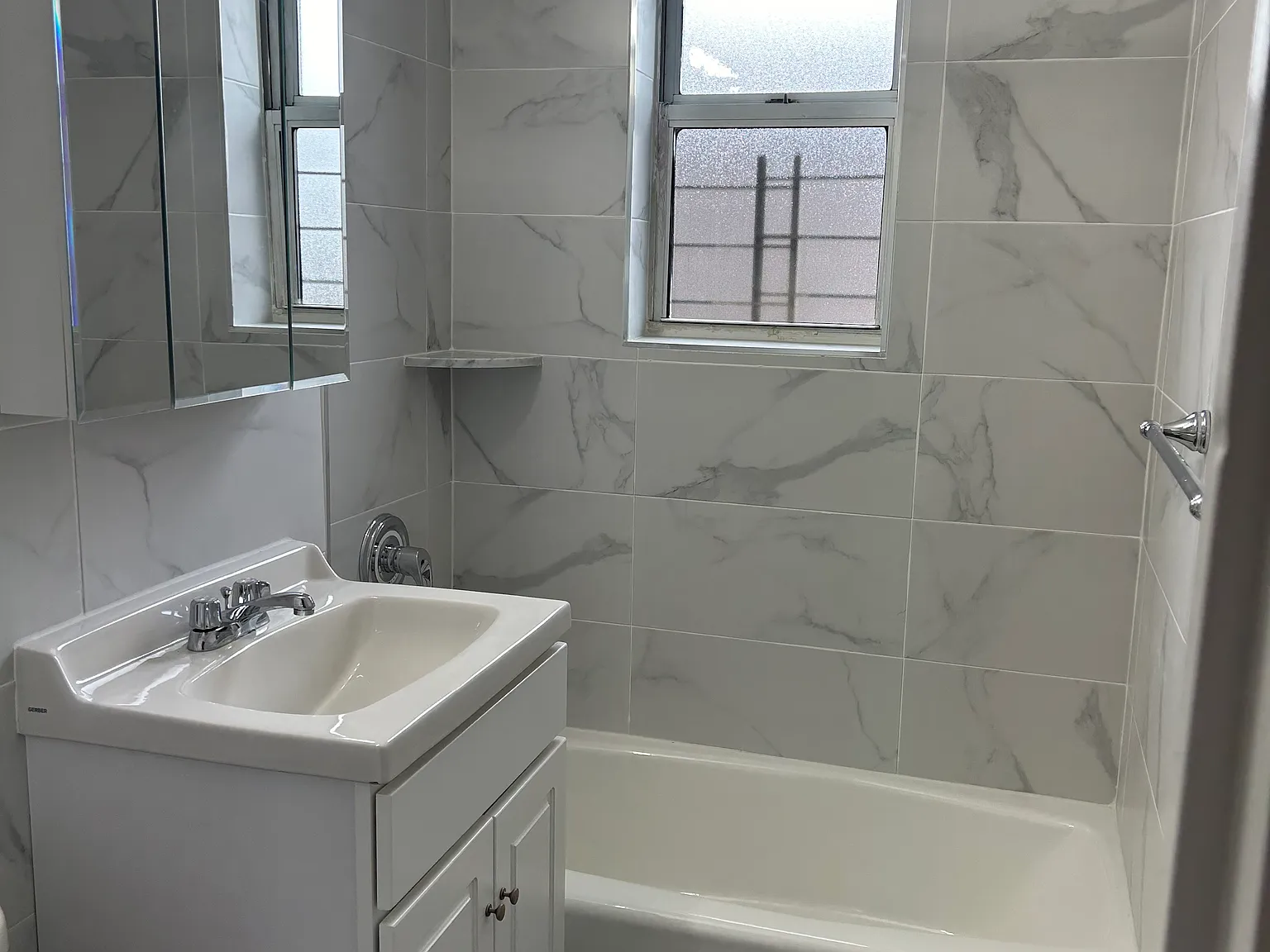 1 bed, 680 sqft, $2,300 — Photo 3