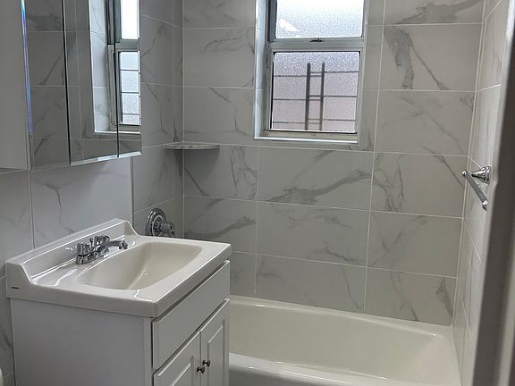 3rd image of 2662 W 2nd St APT 3C